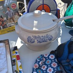 Ceramic Pot With Ladle 