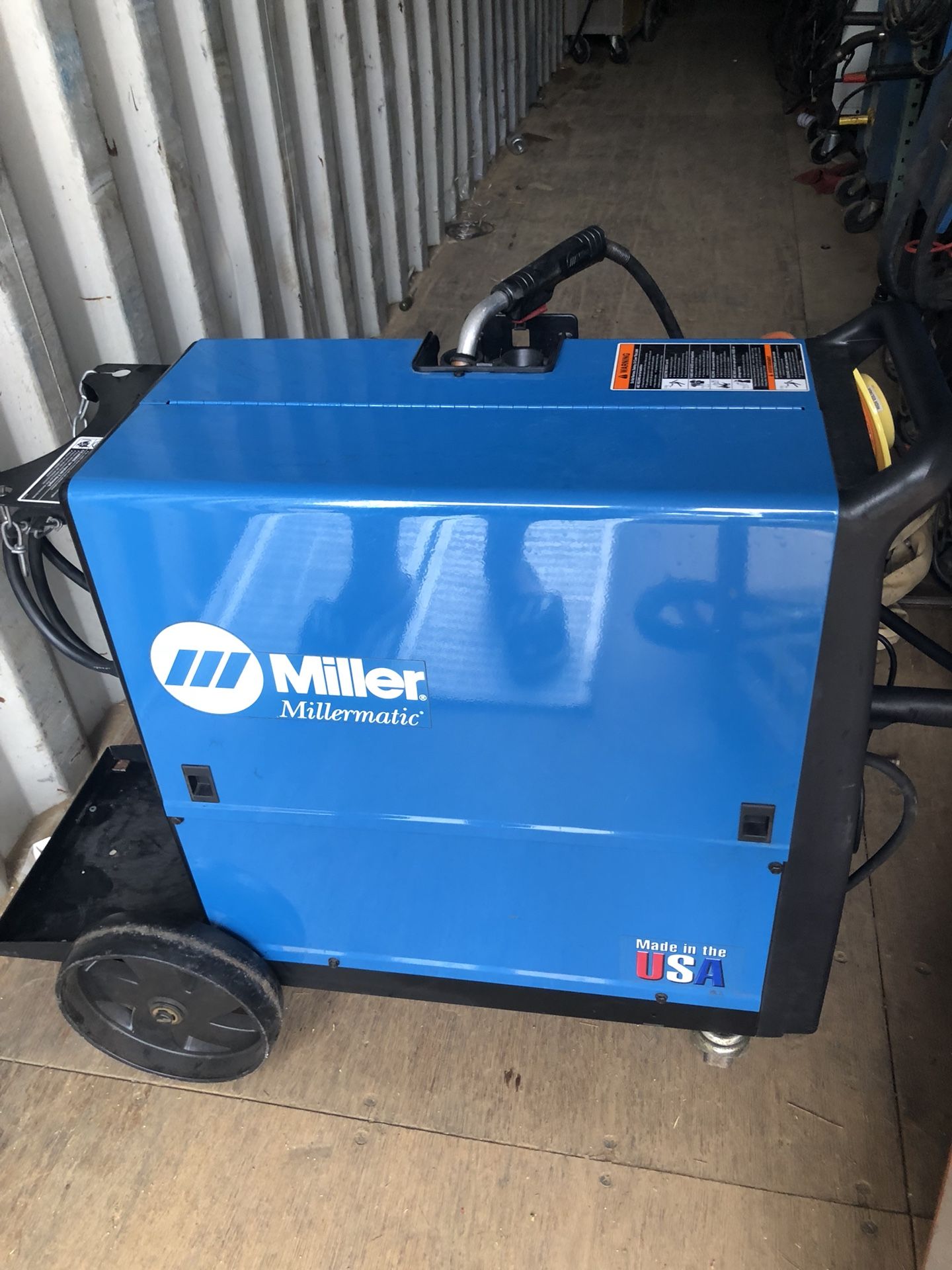 Miller Millermatic 210 MiG welder like new and brand new 3035 spoolgun