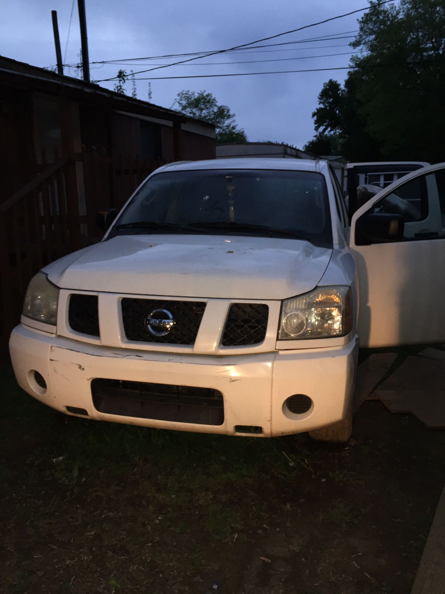 04 Nissan Titan (parting out)