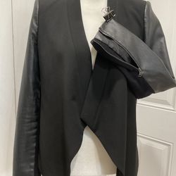 BcbgMaxAzria Black Fake Leather Sleeves Elong. Opened Front Fitted Cardig. S