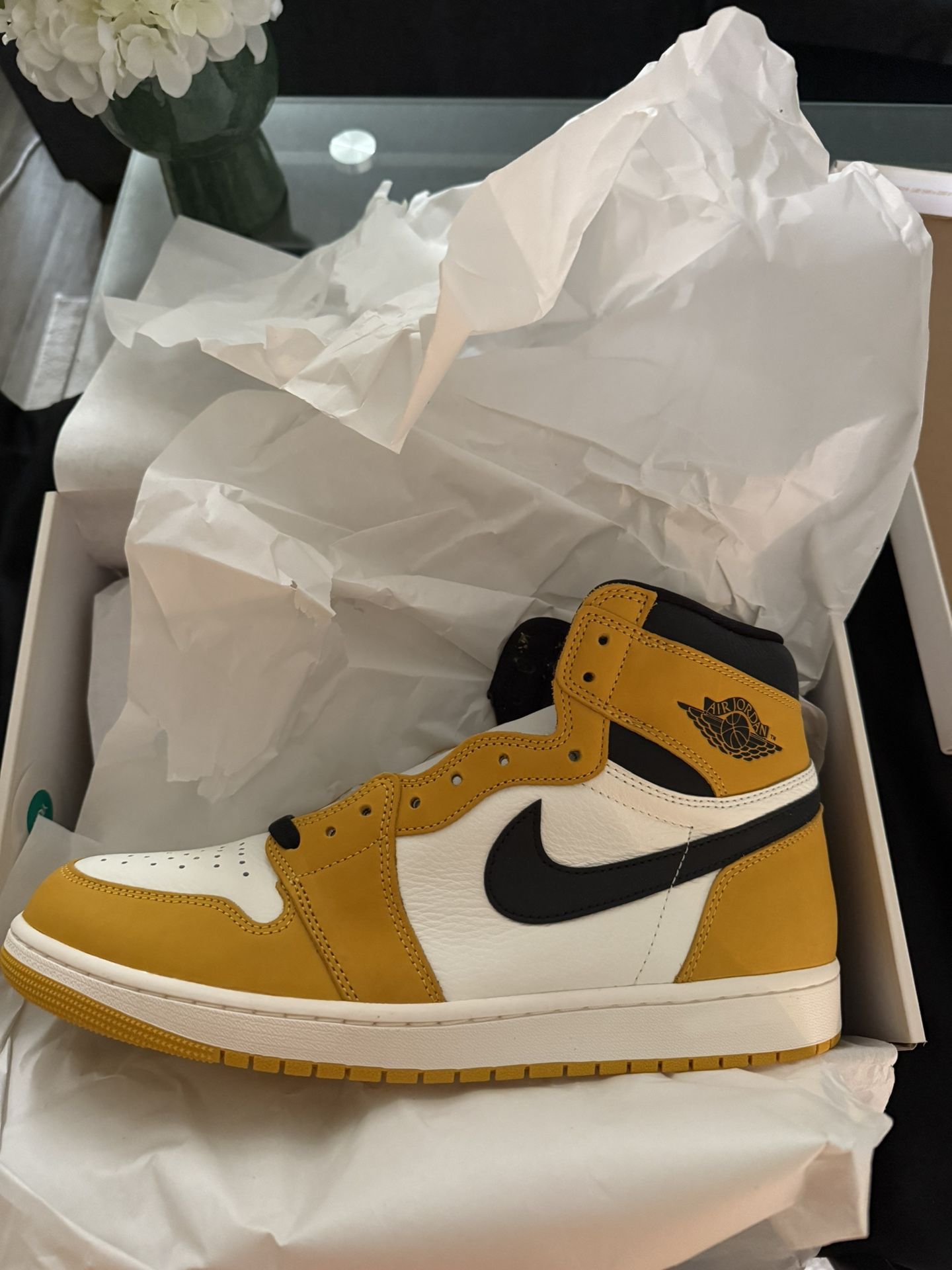 Jordan 1 Retro High OG Yellow Ochre