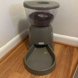 Pet mate Auto Feeder
