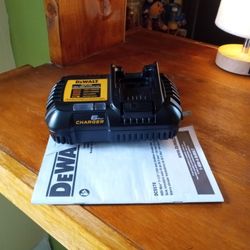 DeWalt.  12v. 20v.  60v.   New 6 AMP.  Black Charger