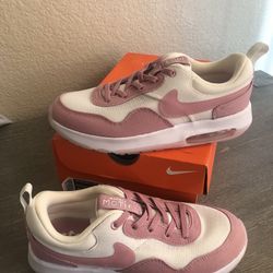 Nike Air Max Motif Shoes 