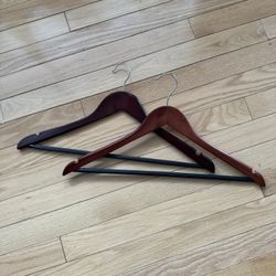 10-Piece Wood Suit Hanger