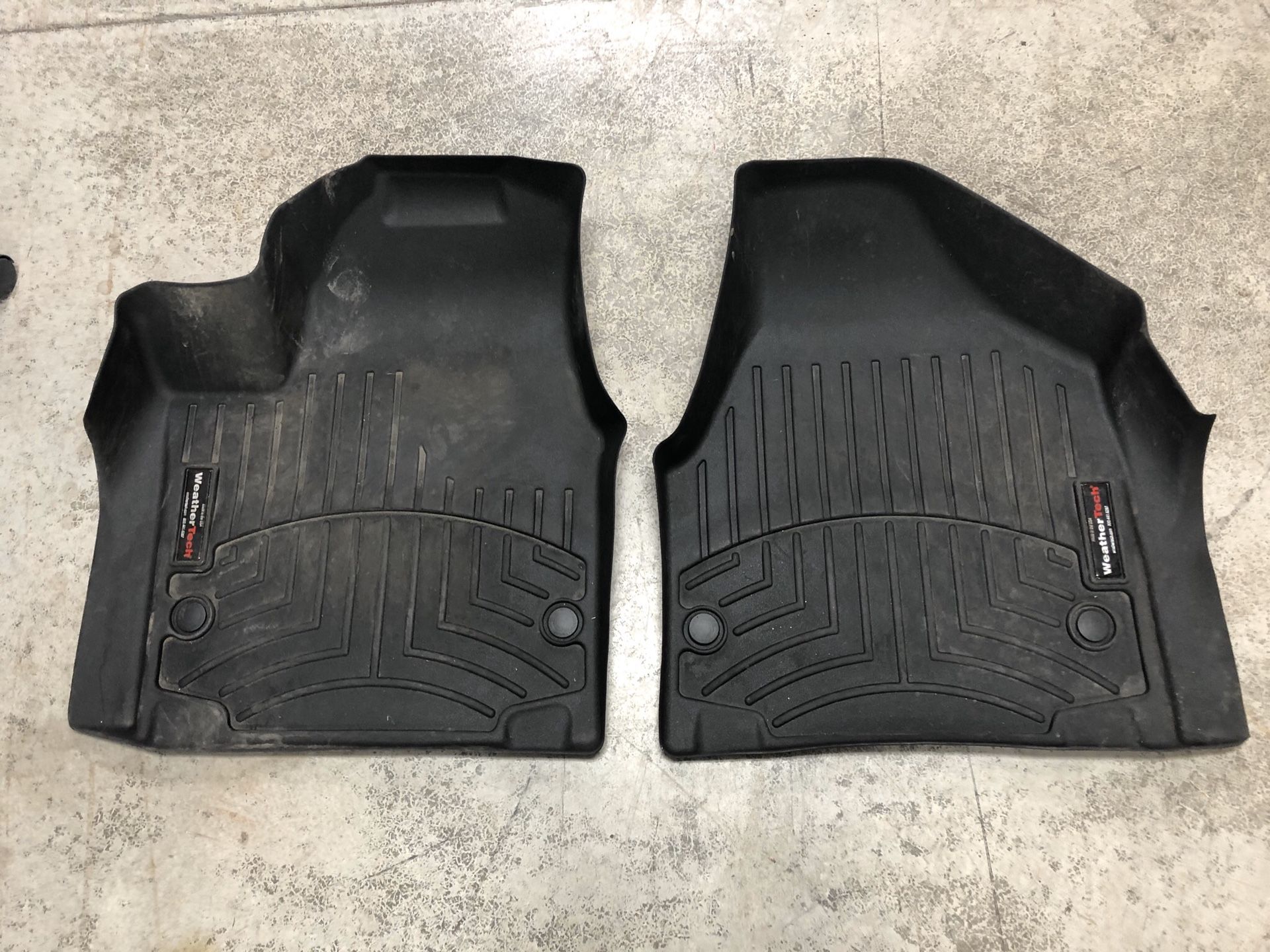 2017 Chrysler Pacifica wether tech floor mats