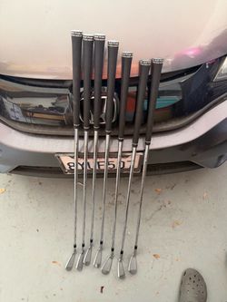 Srixon ZXi5 Irons 4-PW - Modus 120 Stiff Shafts - Good Condition