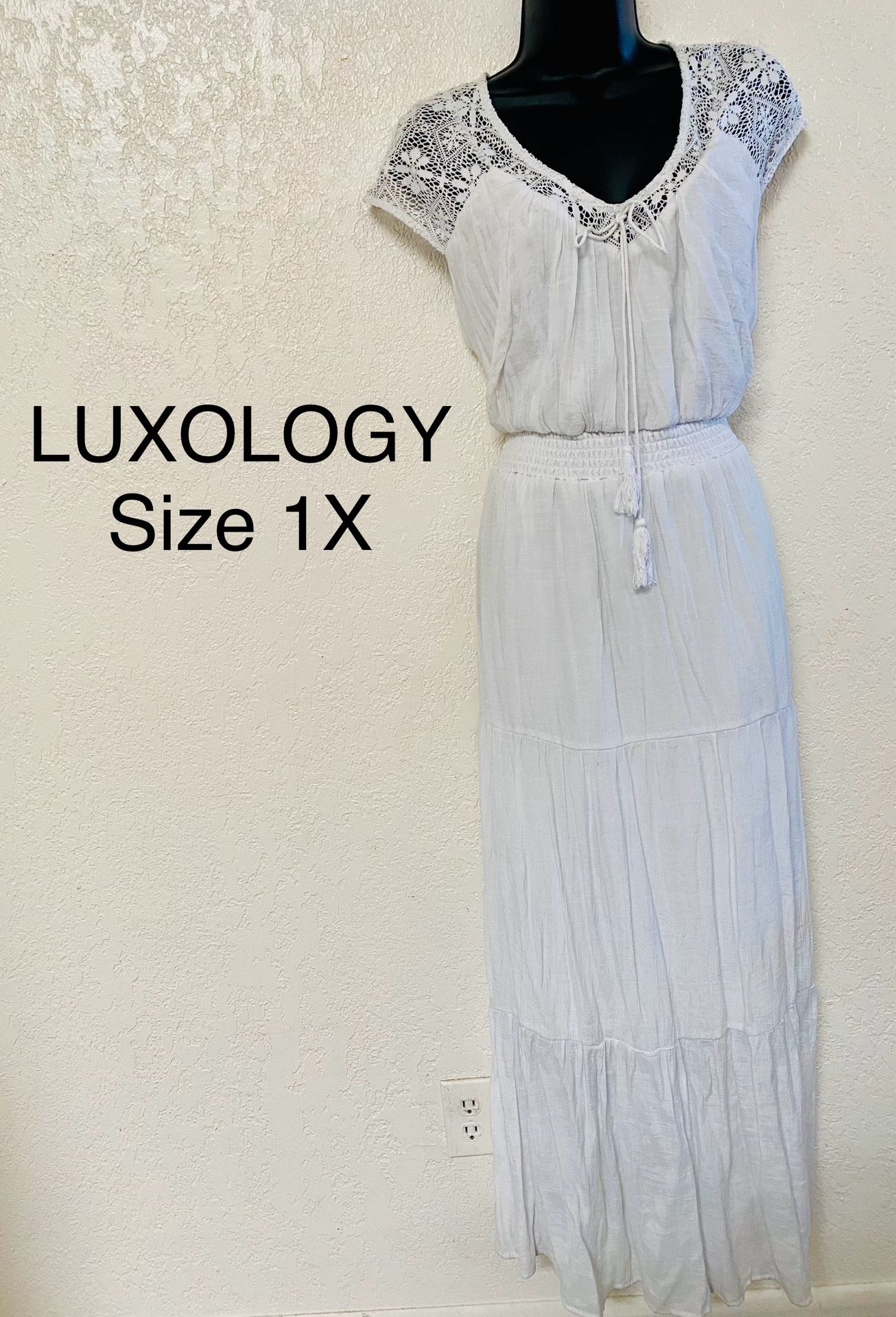 LUXOLOGY, White Maxi Dress, Size 1X