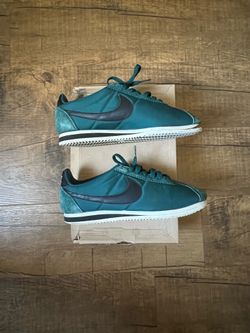 Nike Cortez Size 8 (Restoration)