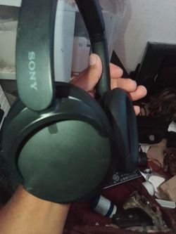Sony Bluetooth noise cancelling headphones wh-ch720n