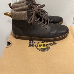 Dr. Air Wair Martens With Bouncing Soles Size 9