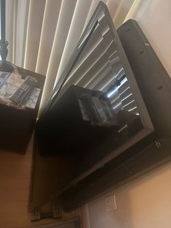 3 TVs