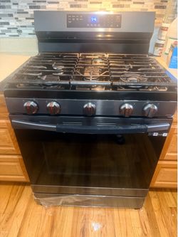 Samsung Stainless Steel Gas Range – Air Fry, Convection & Self Clean