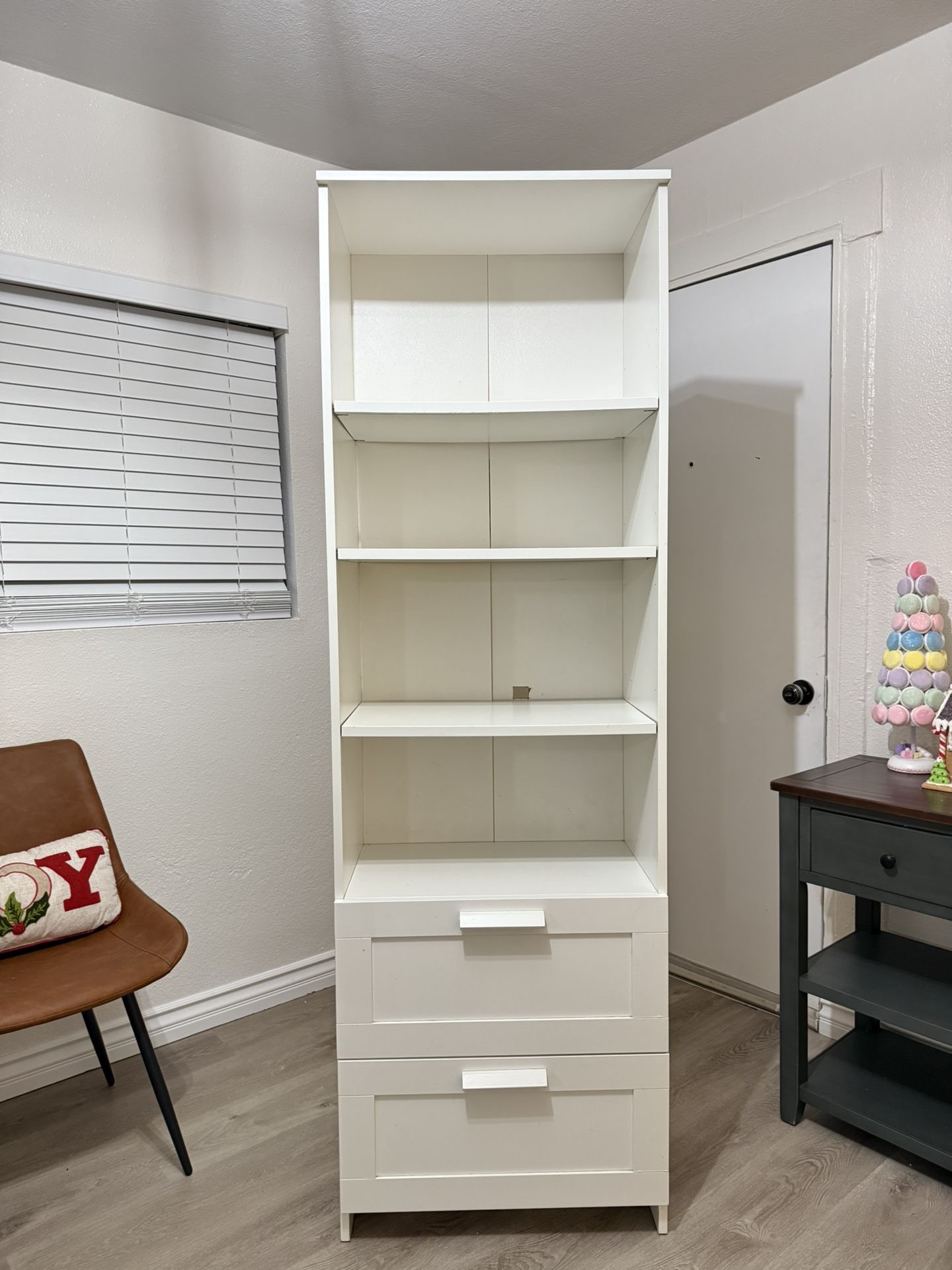 🩵 White Bookcase (IT’S AVAILABLE)