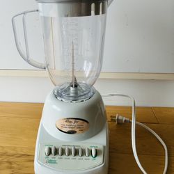 Hamilton Beach 8 Speed Electric Blender.