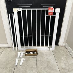 Wide Safety Gate / Pet Gate - Fits Openings 29” - 38”