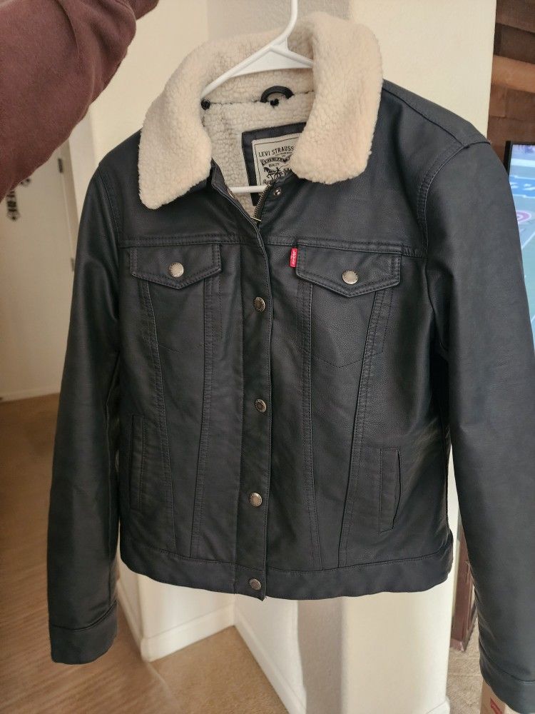 levi trucker sherpa jacket