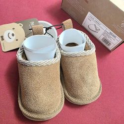 Baby Bearpaws Size 0-6 Months