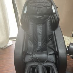  Osaki Pro Jupiter XL Massage Chair – $4,000 New – Works w/ Broken Remote (Replacement $180)