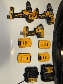 DeWalt 20V MAX Drill/Impact Set w/ 4 Batteries + 2 Chargers