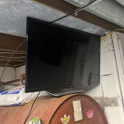 32” TV