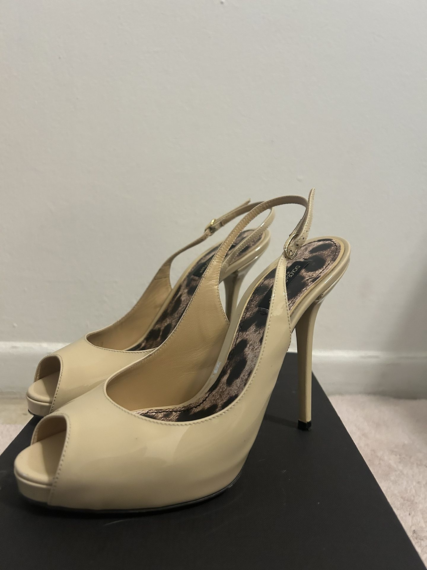 Dolce & Gabbana Beige Heeled Sandals – Size 38 – Excellent Condition – $290