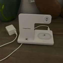 iPhone/airpods Charging Station 