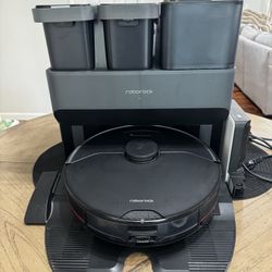 Roborock S7 MaxV Ultra Robot Vacuum & Mop w/ Drying Module