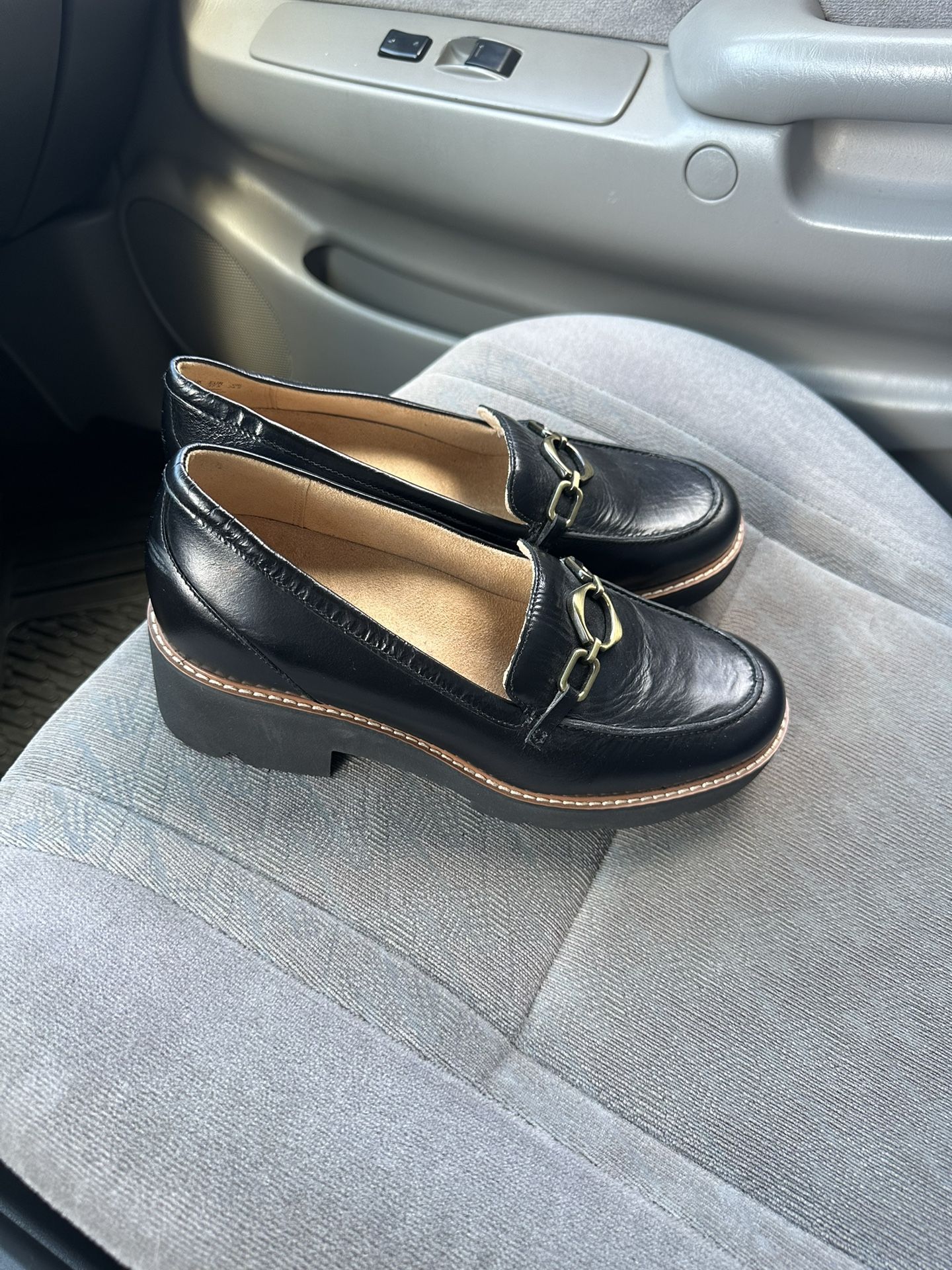 Naturalizer Women's Black Loafers 7.5