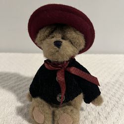 Boyds Bears Eloise Willoughby 918402 Small Plush Stuffed Animal Retired Red Hat 
