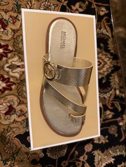 Michael kors Mandy flat gold size 7