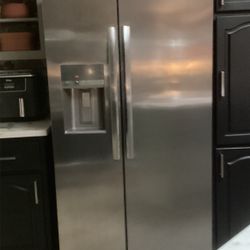 Fridgidaire Gallery Fridge, Electric Stove, Microwave And Dishwasher.