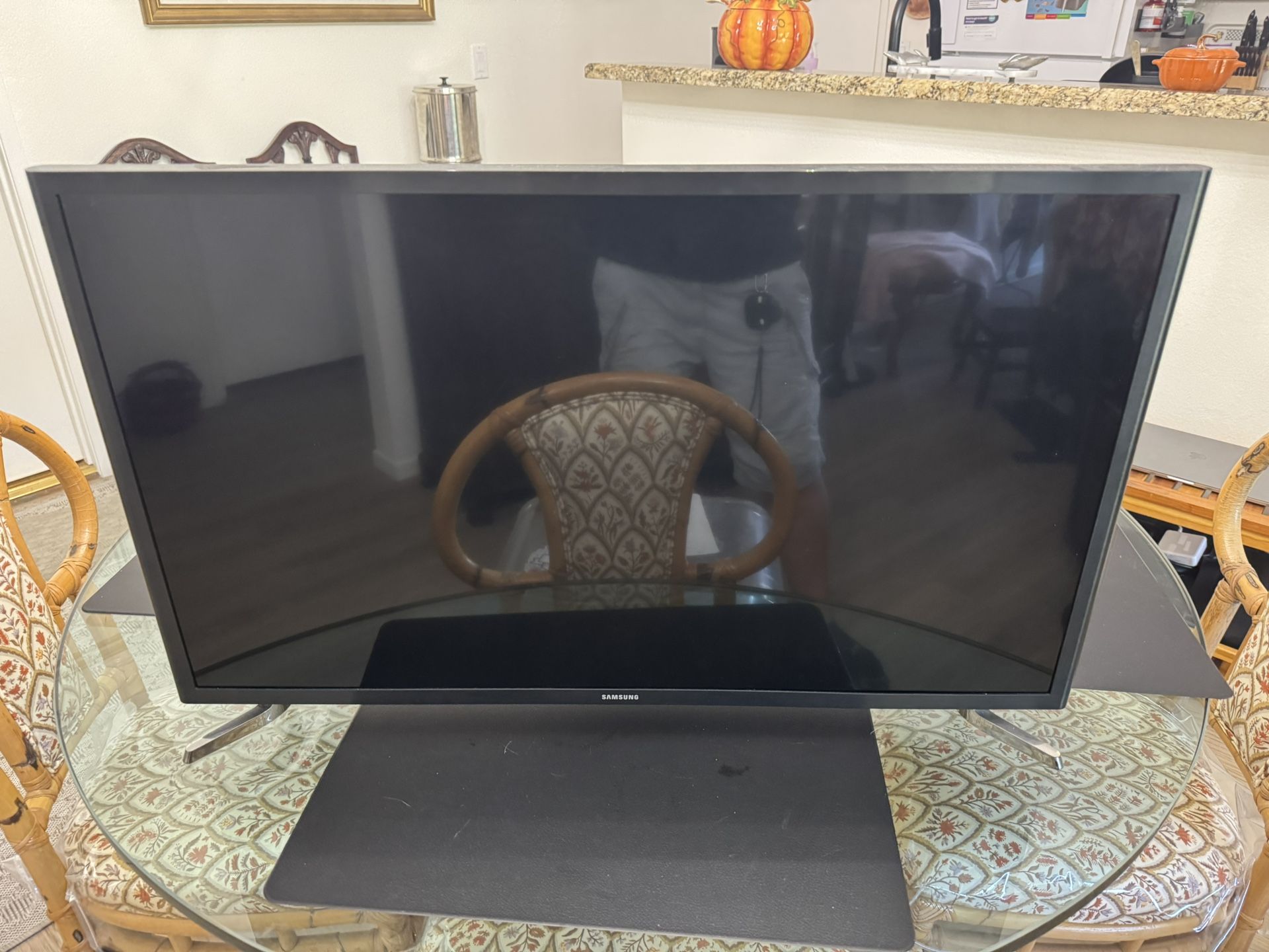 Samsung 32” Smart tv