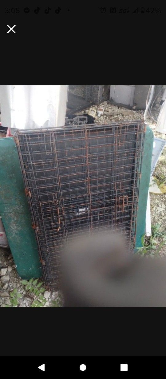 Medium Sized Dog Kennel With Tray