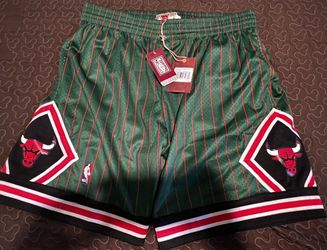 2XL Men's Mitchell & Ness Chicago Bulls Hardwood Classic Green Reload Swingman Shorts
