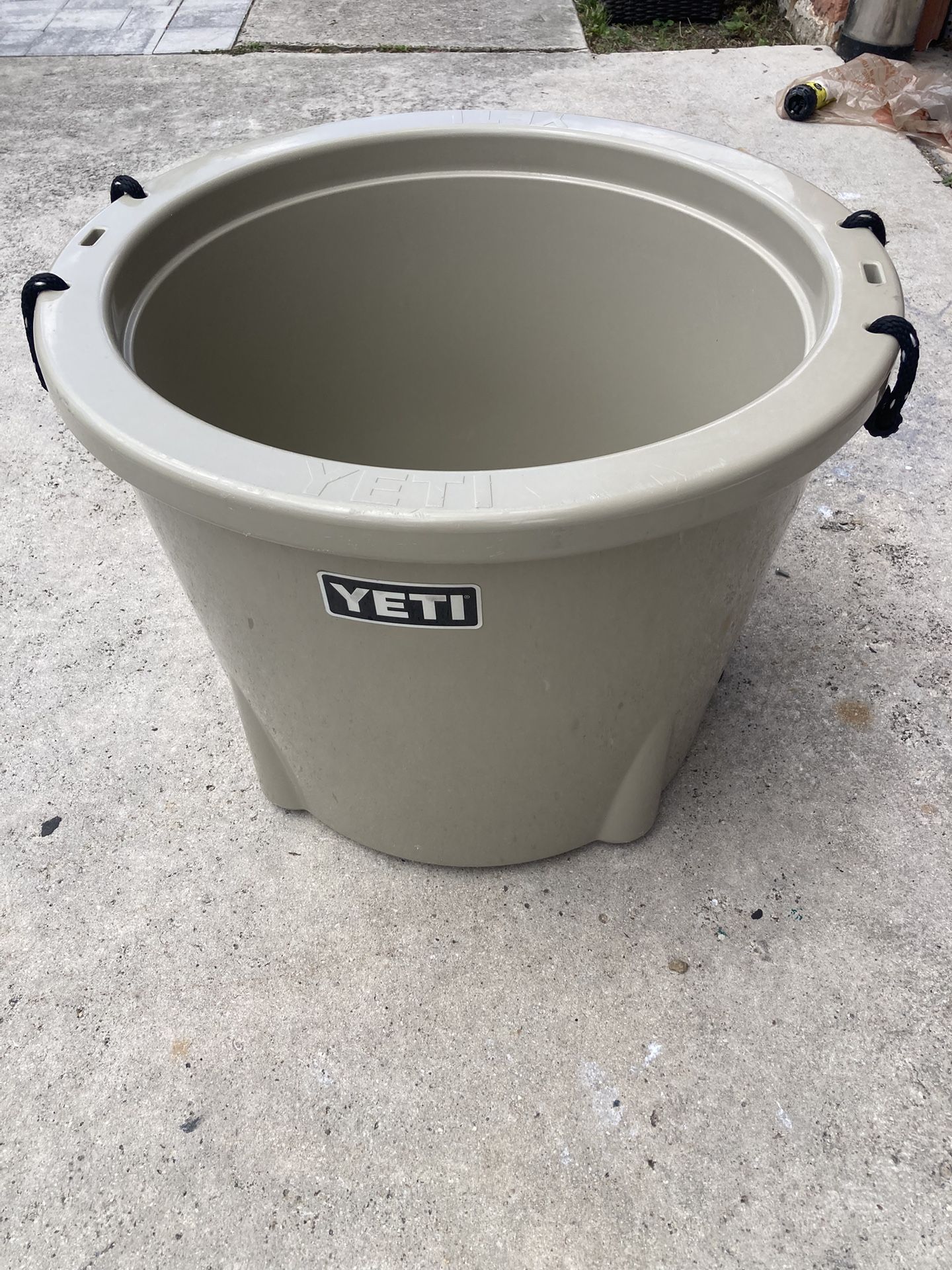 Yeti 85 Cooler Tub