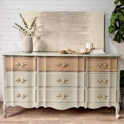 Vintage Dixie French Provincial Dresser Lowboy 9 Drawer