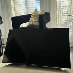 40 Inch Hisense Flat Screen Tv