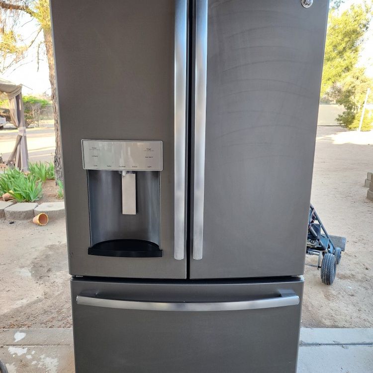 GE COUNTER DEPTH 3 DOOR BLACK SLATE REFRIGERATOR (FRIDGE) WATER AND ICE AVAILABLE 