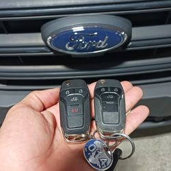Car Keys / Llaves De Carro