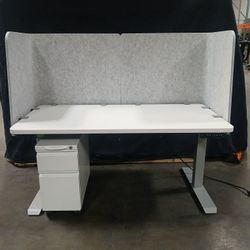 High Adjustable Desk