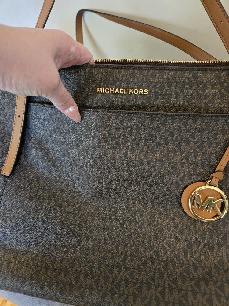 Michael Kors Ciara Large Logo Top-Zip Tote Bag NY