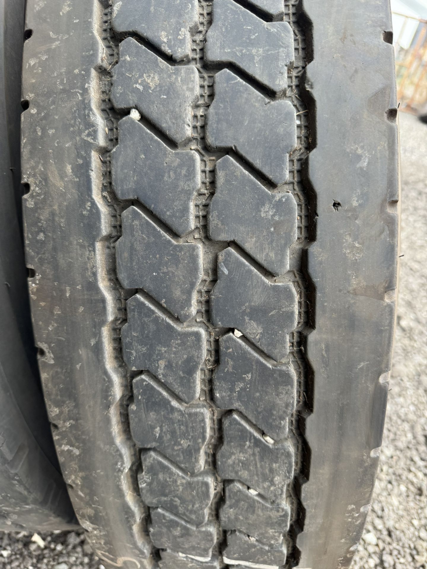 285/75R24.5 Kelly Drive Truck Tires ( 1 )