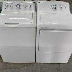 Like New Matching Washer Dryer Set