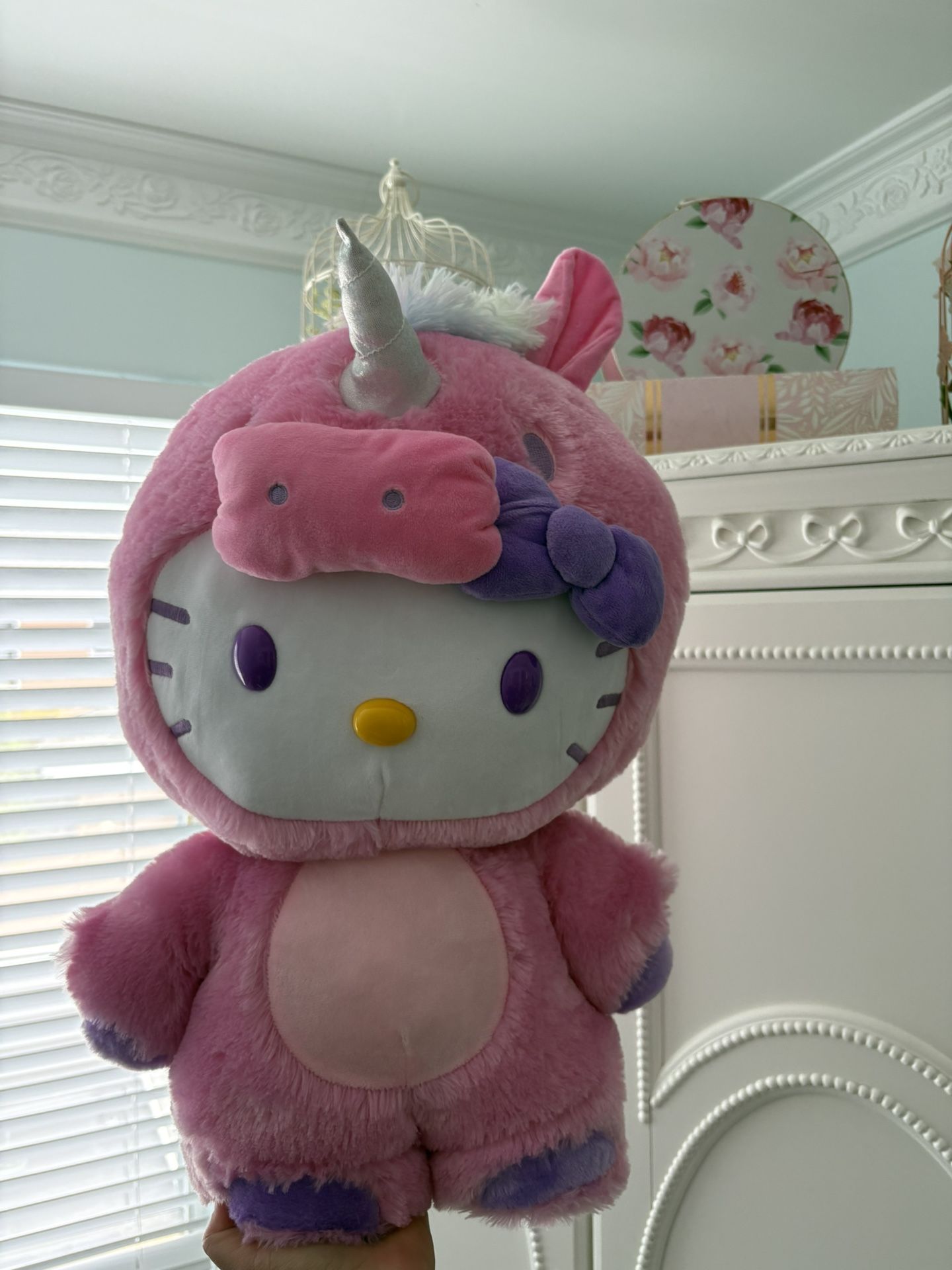 Hello Kitty Greeter