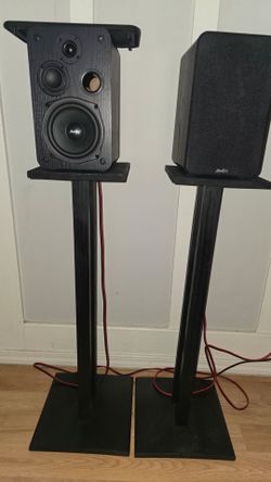 Bookshelfs and stands