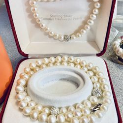 Sterling silver and Pearl Necklace And Bracelet Set, NEW
