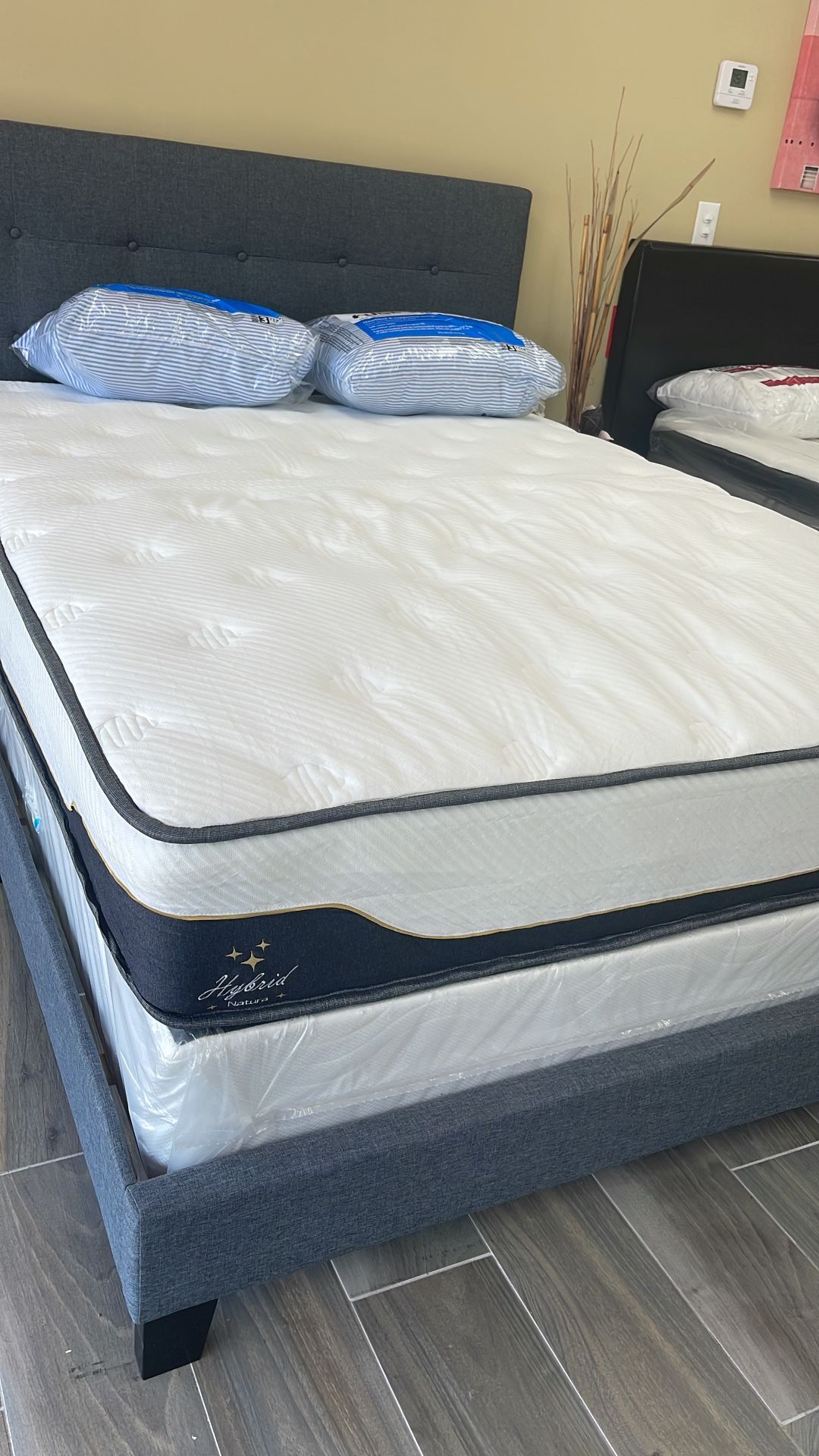 King Size Mattress Hybrid for Sale in Pembroke Pines, FL OfferUp
