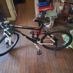 Black , white,red it's 21 speed