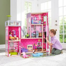 Uptown Doll House